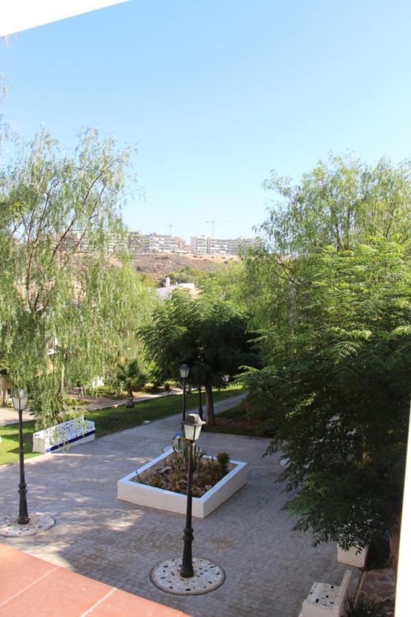 Bonita Casa En Urbanizacion Privada Muy Cerca Del Mar Y De Alicante Gran Alacant Exterior foto